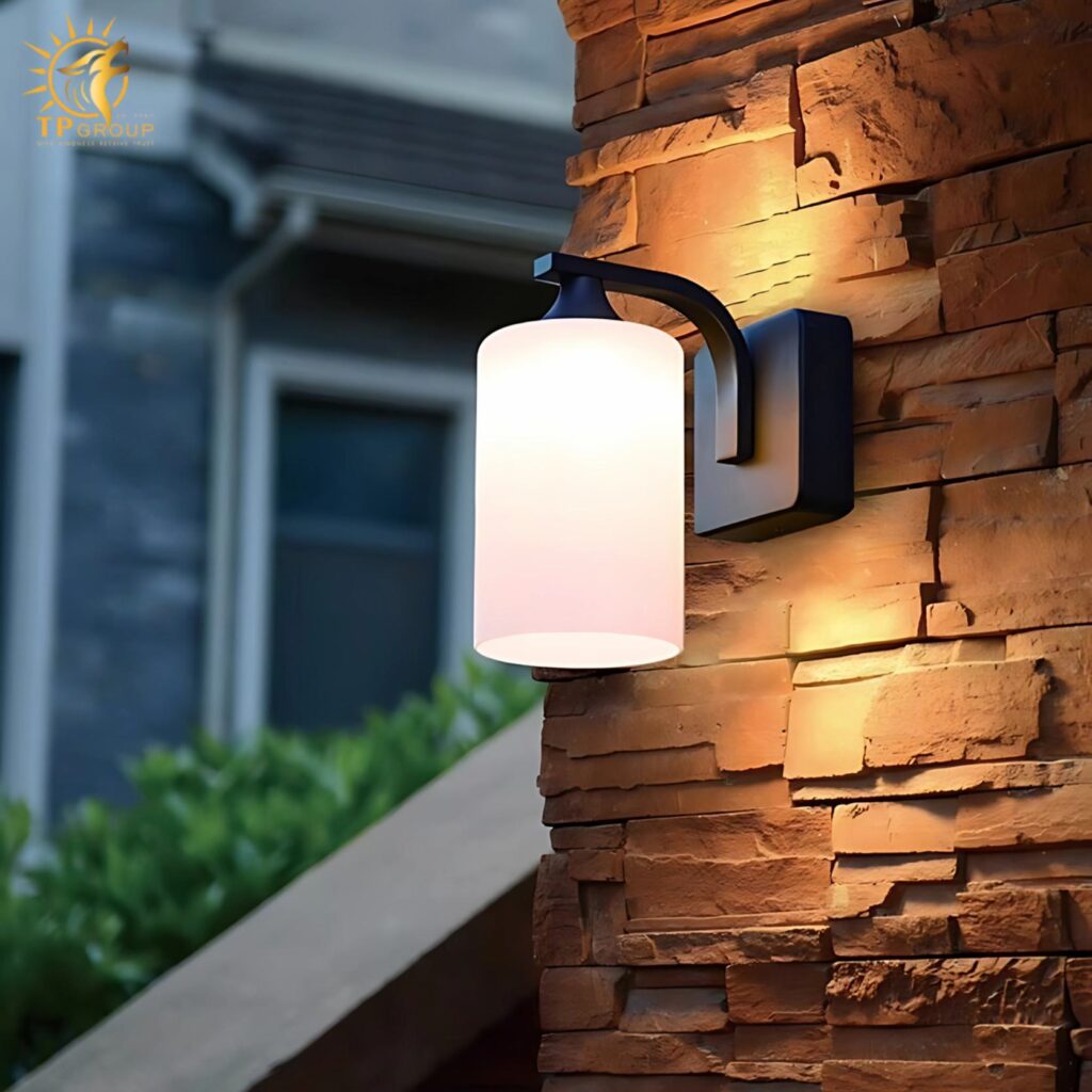 Đèn gắn tường ban công chiếu sáng sân vườn HG5771 