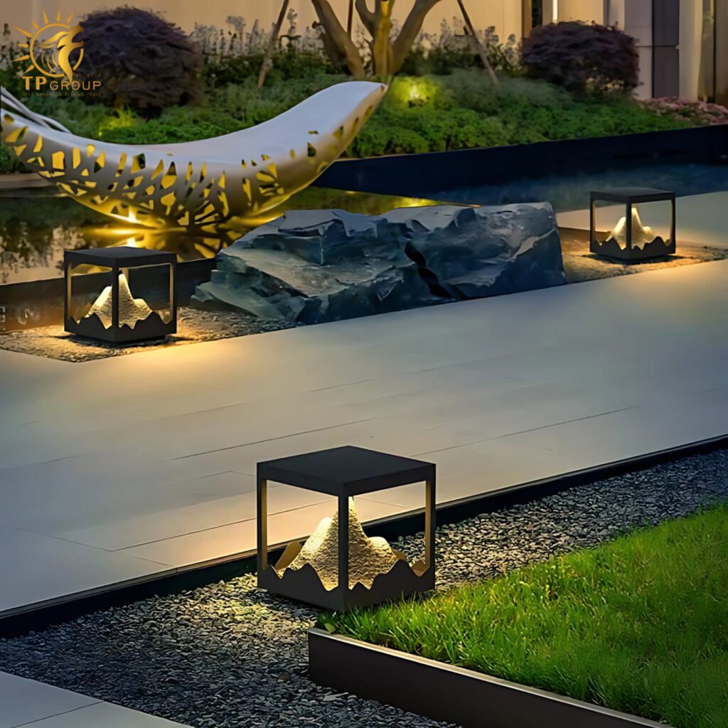 Đèn trang trí sân vườn năng lượng mặt trời 3023A 