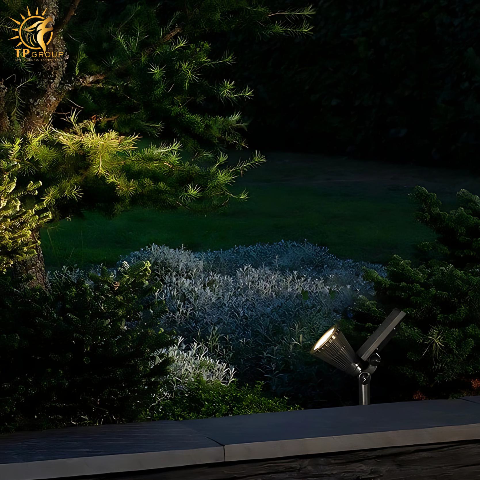 Đèn cắm cỏ hình chóp năng lượng mặt trời WK7723 8 Đèn cắm cỏ hình chóp năng lượng mặt trời WK7723 - Hình ảnh 8