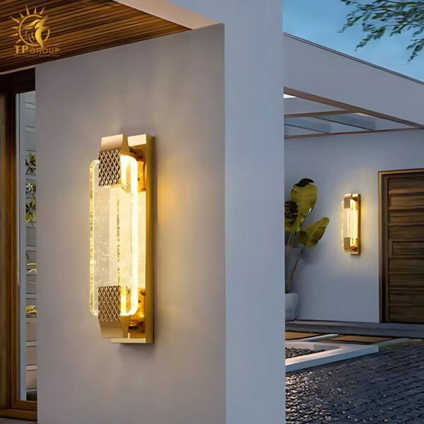 Đèn gắn tường decor sân vườn pha lê bóng nước SQB08