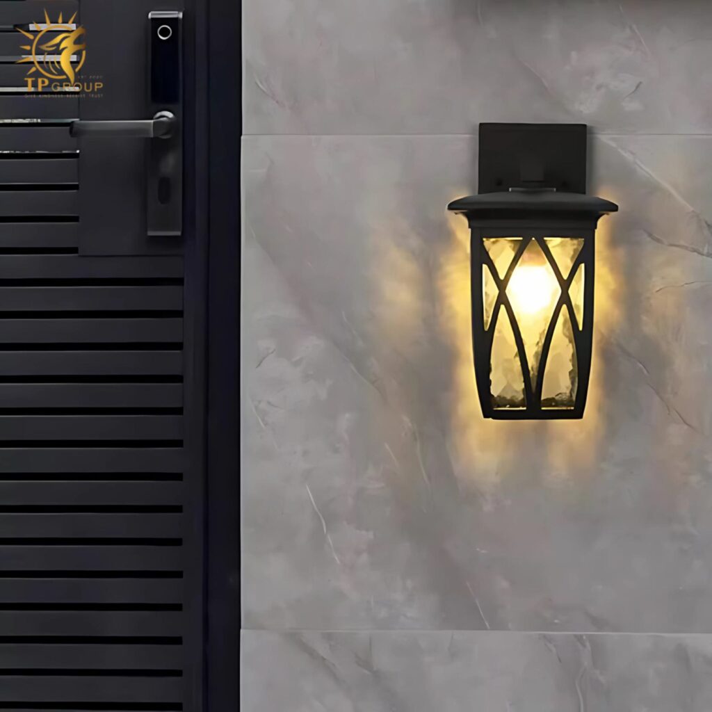 Đèn gắn tường ngoài trời kiểu dáng cổ điển YH7725