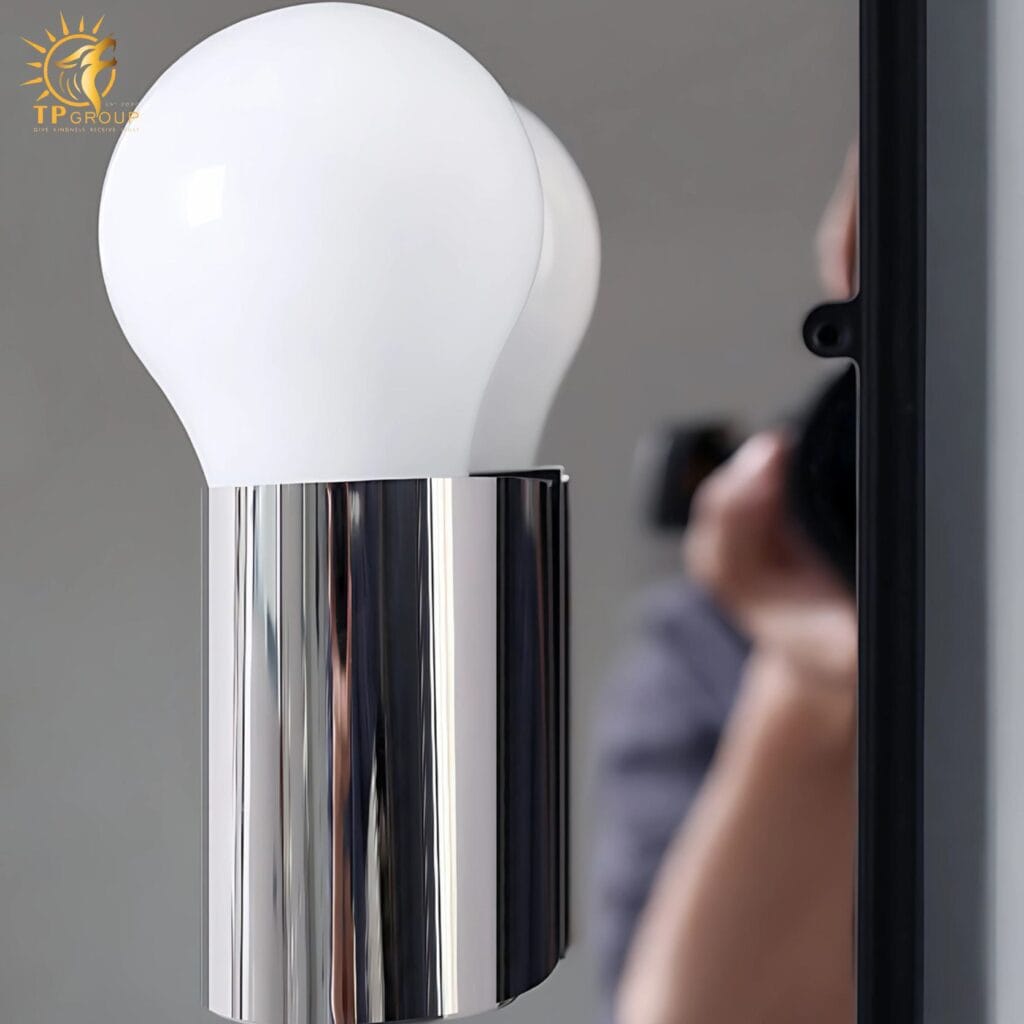 Đèn thủy tinh gắn tường hành lang kiểu Mỹ SVA6798