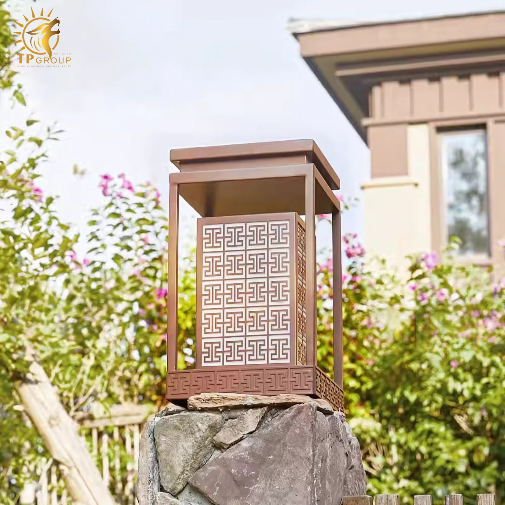 Đèn trụ sân vườn khối chữ nhật họa tiết Á Đông ACM401 3 Đèn trụ sân vườn khối chữ nhật họa tiết Á Đông ACM401 - Hình ảnh 3