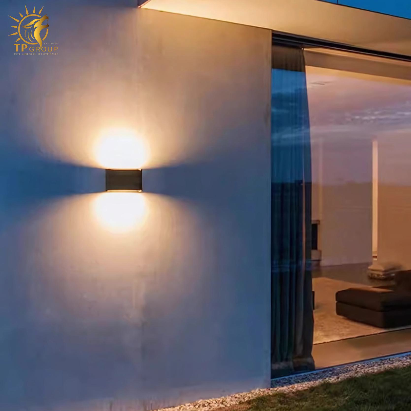 Đèn tường ngoài trời 2 đầu xoay 270 độ hiện đại ACM288 7 Đèn tường ngoài trời 2 đầu xoay 270 độ hiện đại ACM288 - Hình ảnh 7