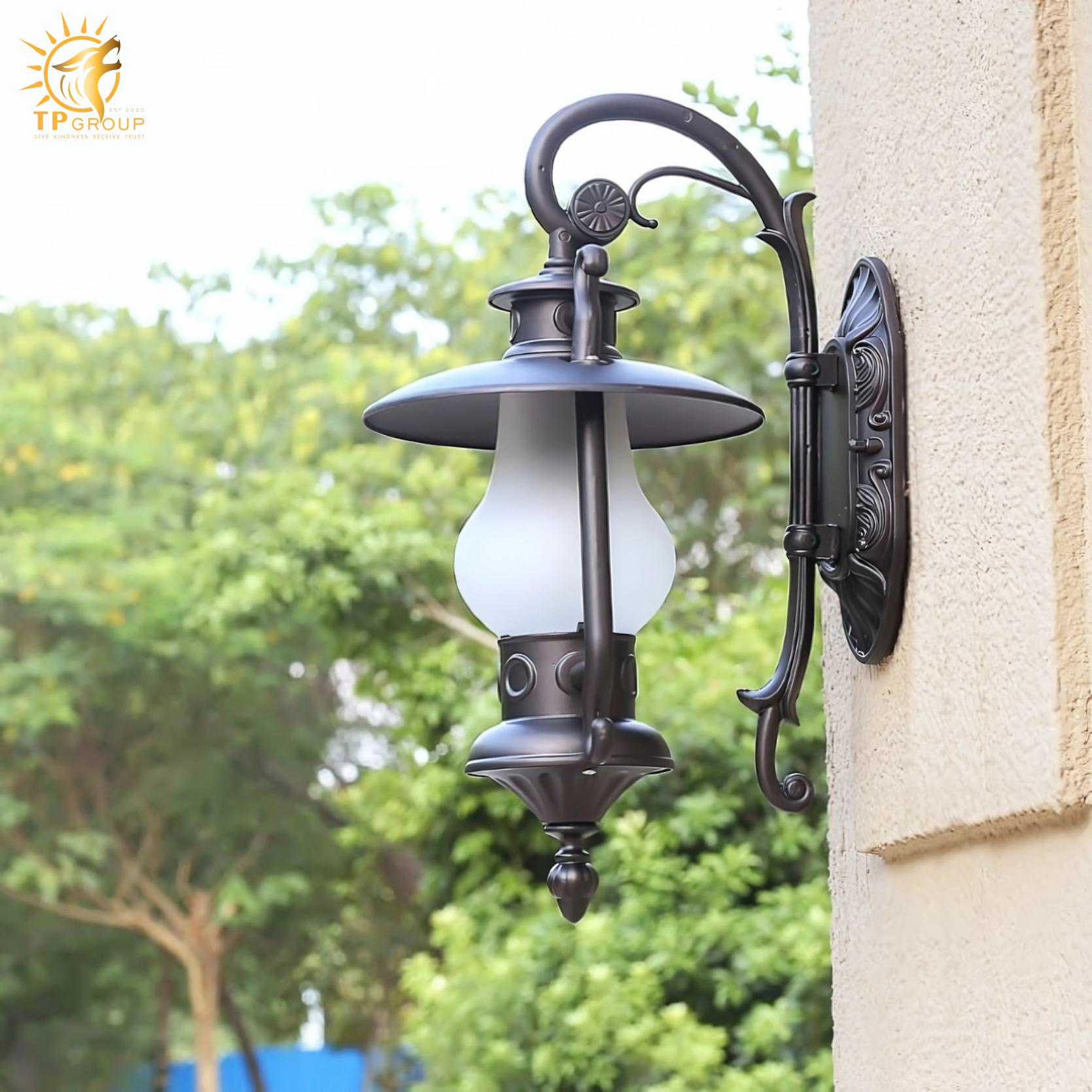 Đèn tường ngoài trời cổ điển trang trí lối đi KL5541
