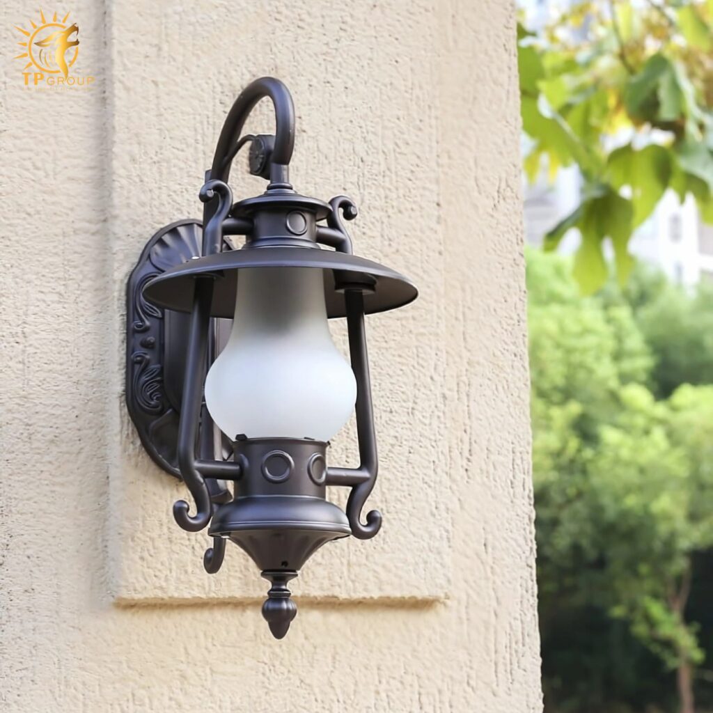 Đèn tường ngoài trời cổ điển trang trí lối đi KL5541 10 Đèn tường ngoài trời cổ điển trang trí lối đi KL5541