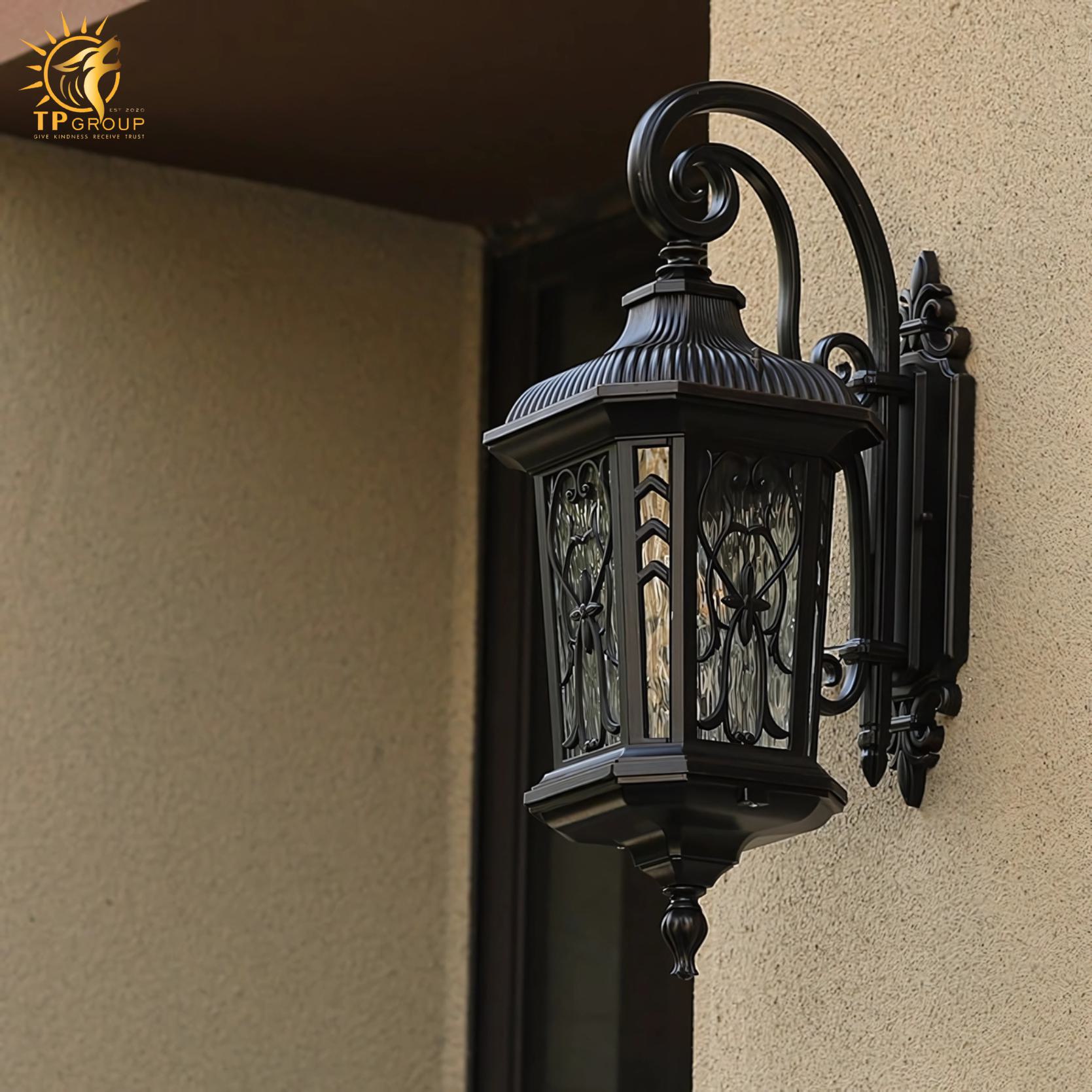 Đèn tường ngoài trời hoa văn cổ điển sang trọng AF9005 4 Đèn tường ngoài trời hoa văn cổ điển sang trọng AF9005