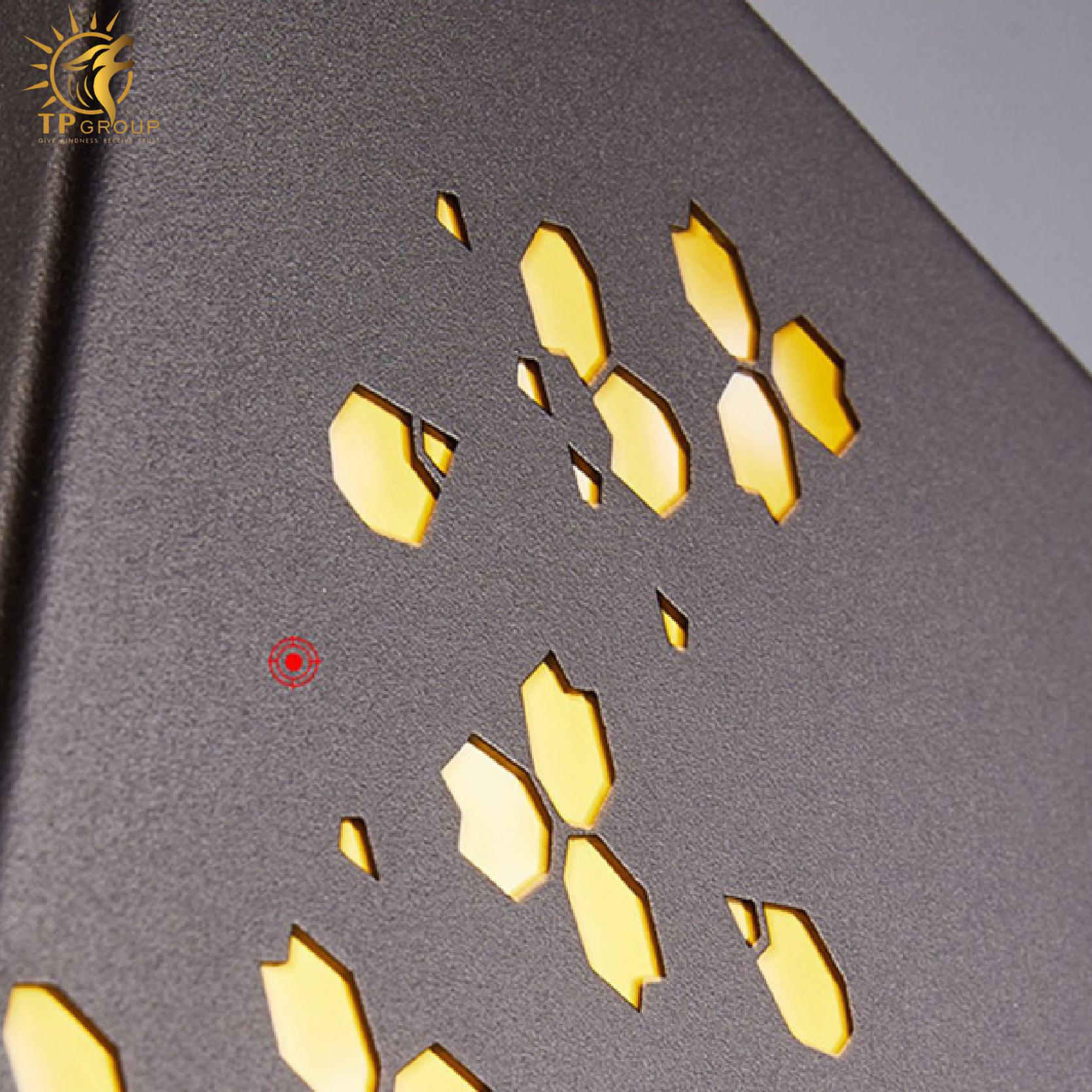 Đèn tường ngoài trời trang trí cánh hoa bay ACM328 3 Đèn tường ngoài trời trang trí cánh hoa bay ACM328 - Hình ảnh 3