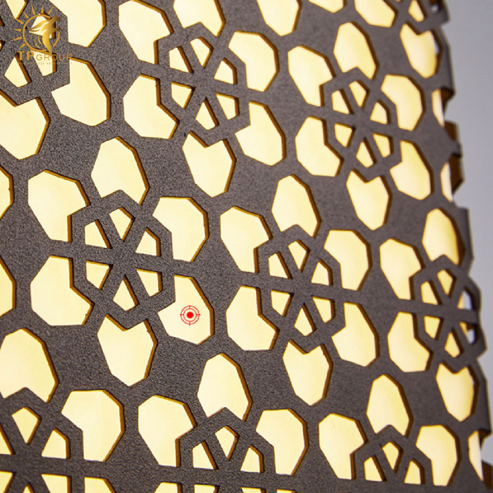 Đèn tường ngoài trời trang trí cánh hoa bay ACM328 4 Đèn tường ngoài trời trang trí cánh hoa bay ACM328 - Hình ảnh 4