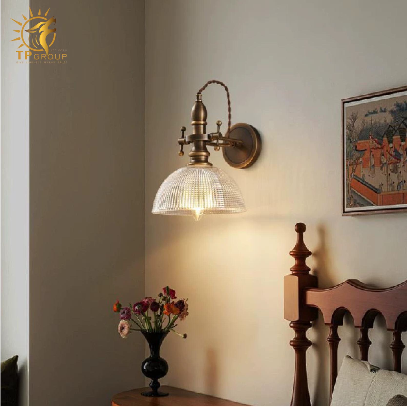 Đèn ngủ đầu giường thủy tinh phòng ngủ hiện đại TPDV005 2 Đèn ngủ đầu giường thủy tinh phòng ngủ hiện đại TPDV005