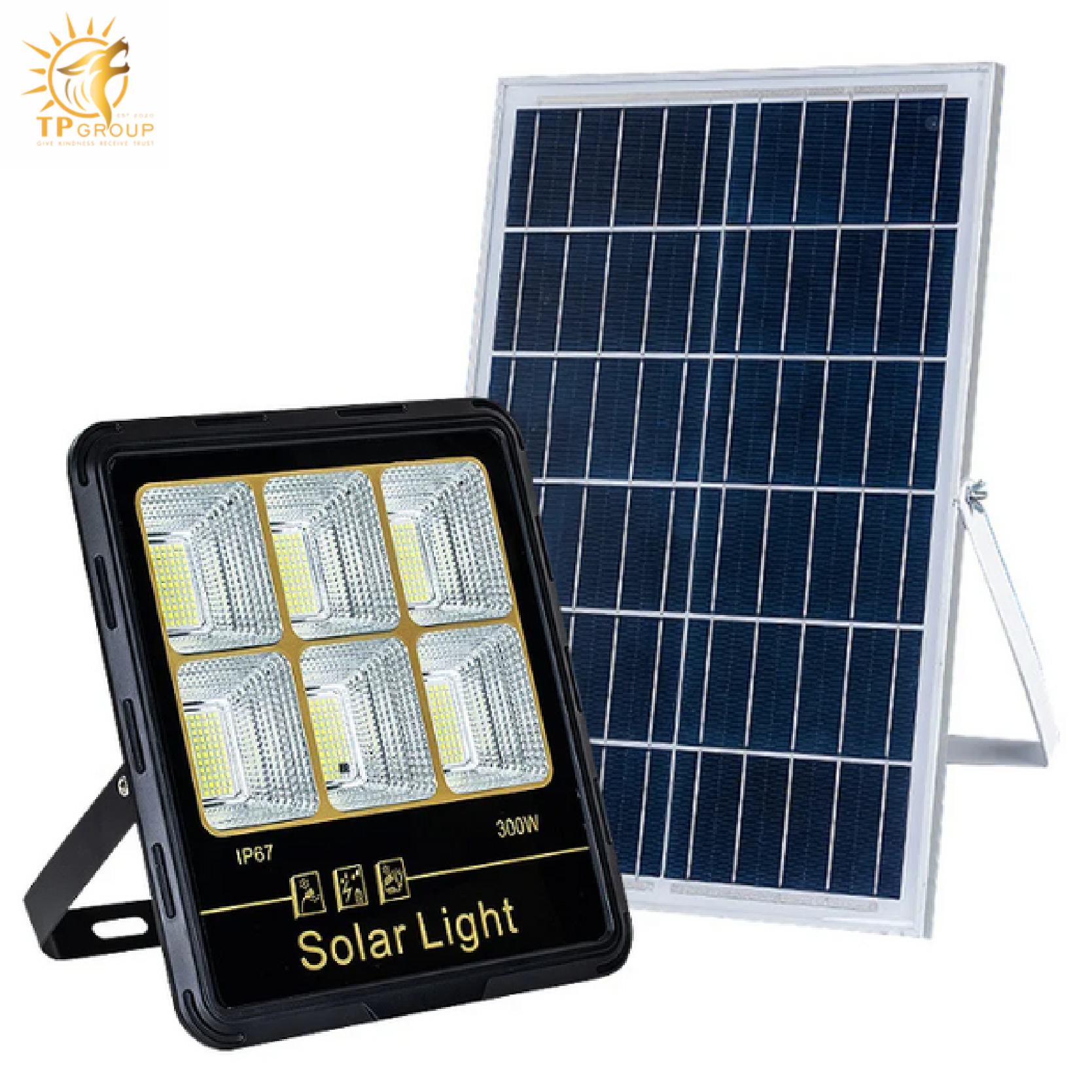 Đèn pha năng lượng mặt trời TPNLMT004 4 Đèn pha năng lượng mặt trời TPNLMT004