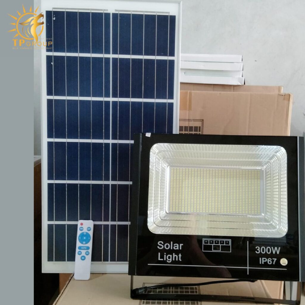 Đèn pha năng lượng mặt trời chóng chói TPNLMT001 8 Đèn pha năng lượng mặt trời chóng chói TPNLMT001