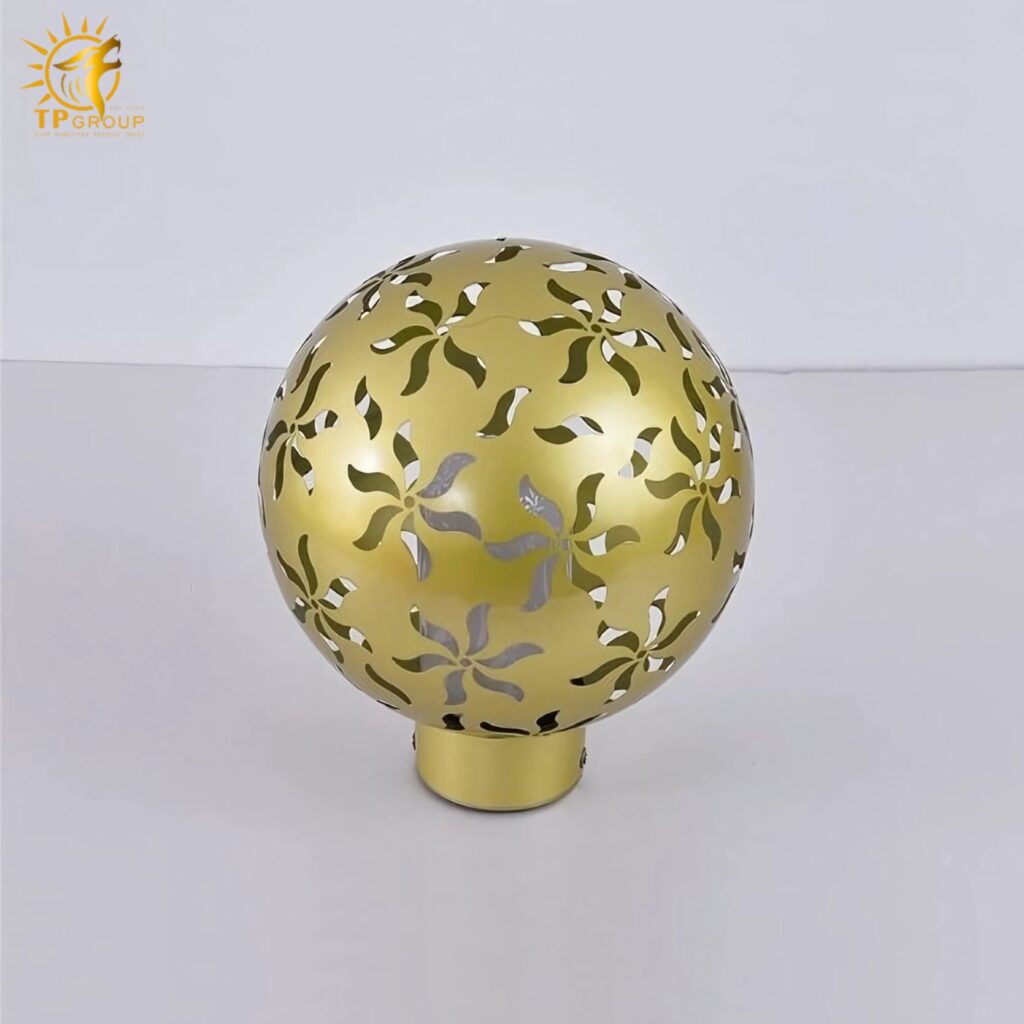 Đèn quả cầu kim loại trang trí vườn sinh động D0122 12 Đèn quả cầu kim loại trang trí vườn sinh động D0122
