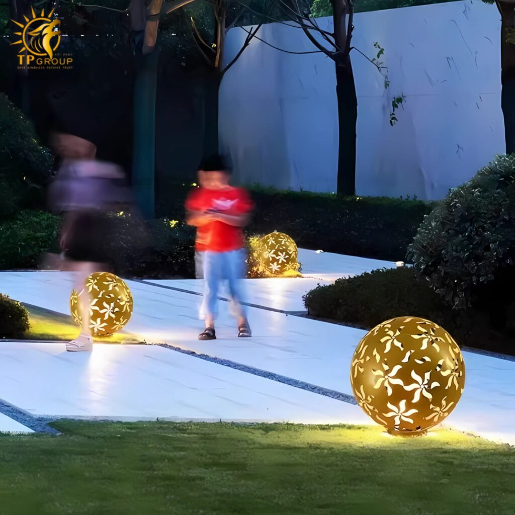 Đèn quả cầu kim loại trang trí vườn sinh động D0122 13 Đèn quả cầu kim loại trang trí vườn sinh động D0122