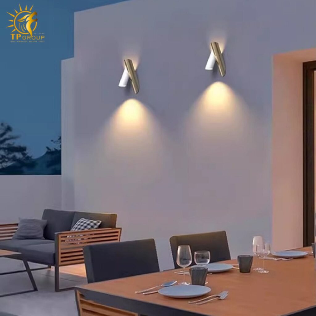 Đèn tường hai đầu chống nước decor ngoài trời BKB094
