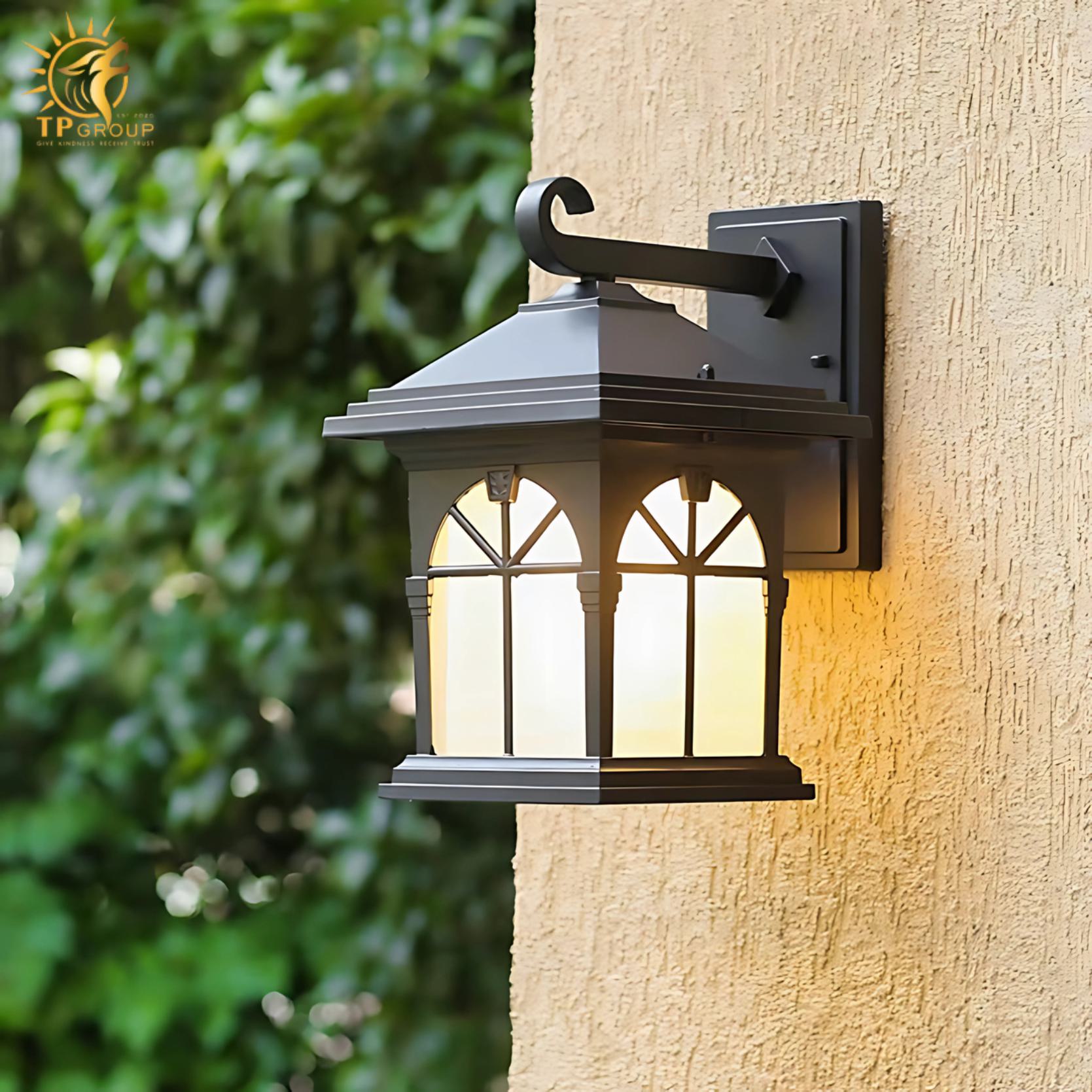 Đèn tường ngoài trời cổ điển trang trí mái vòm BD167 2 Đèn tường ngoài trời cổ điển trang trí mái vòm BD167