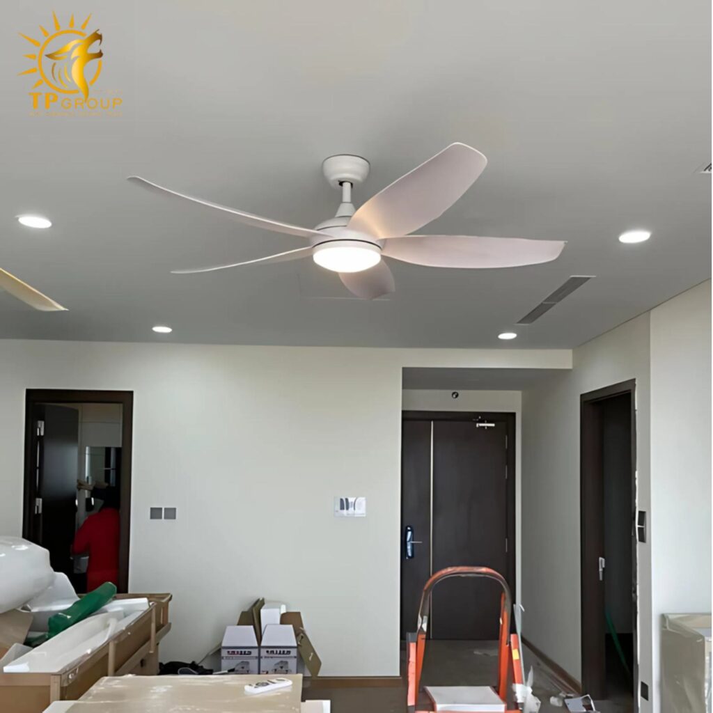 Quạt trần kiểu dáng sang trọng tiết kiệm điện năng DCT Fan 411 27 Quạt trần kiểu dáng sang trọng tiết kiệm điện năng DCT Fan 411