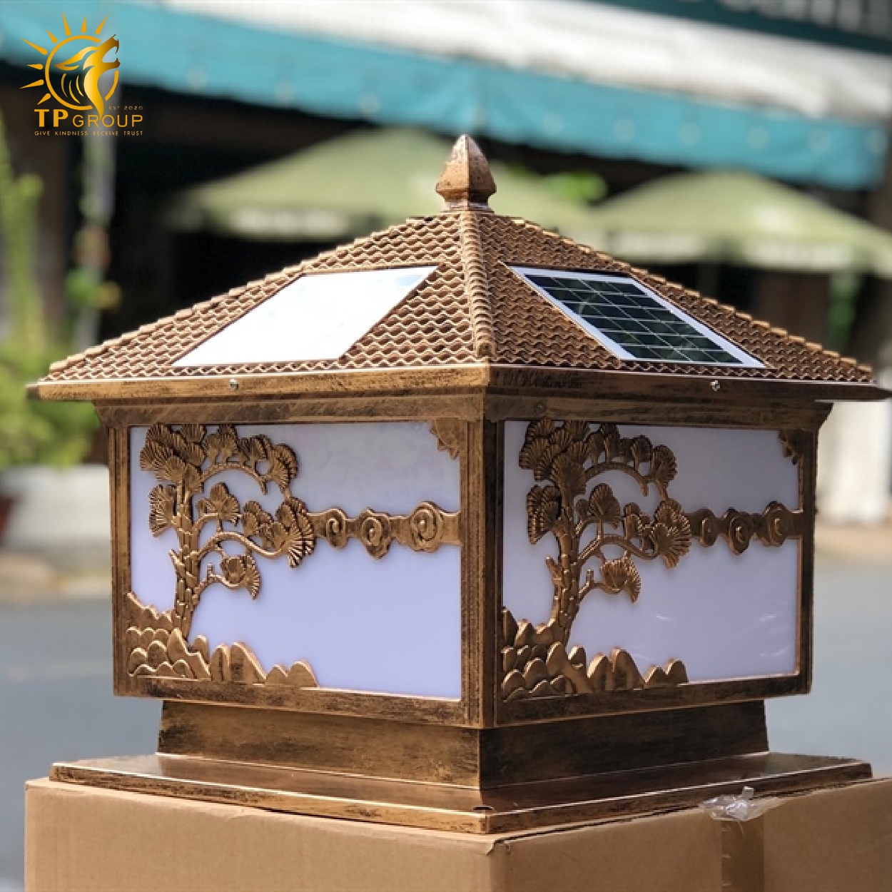 Đèn trụ cổng năng lượng mặt trời TP002 7 Đèn trụ cổng năng lượng mặt trời TP002