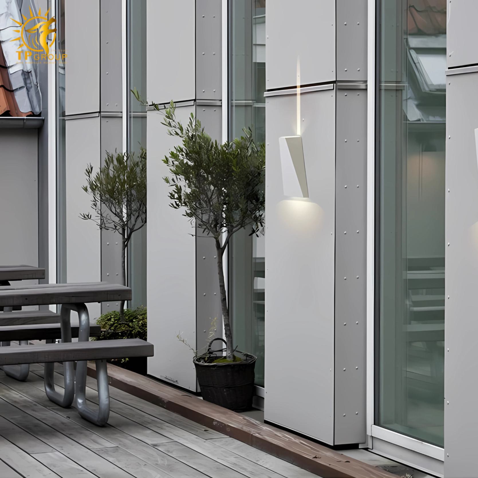 Đèn tường ngoài trời hiện đại TPG-VNT2205 4 Đèn tường ngoài trời hiện đại TPG-VNT2205