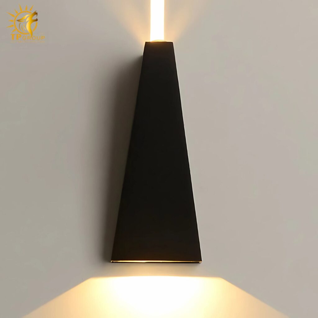 Đèn tường ngoài trời hiện đại TPG-VNT2205 10 Đèn tường ngoài trời hiện đại TPG-VNT2205