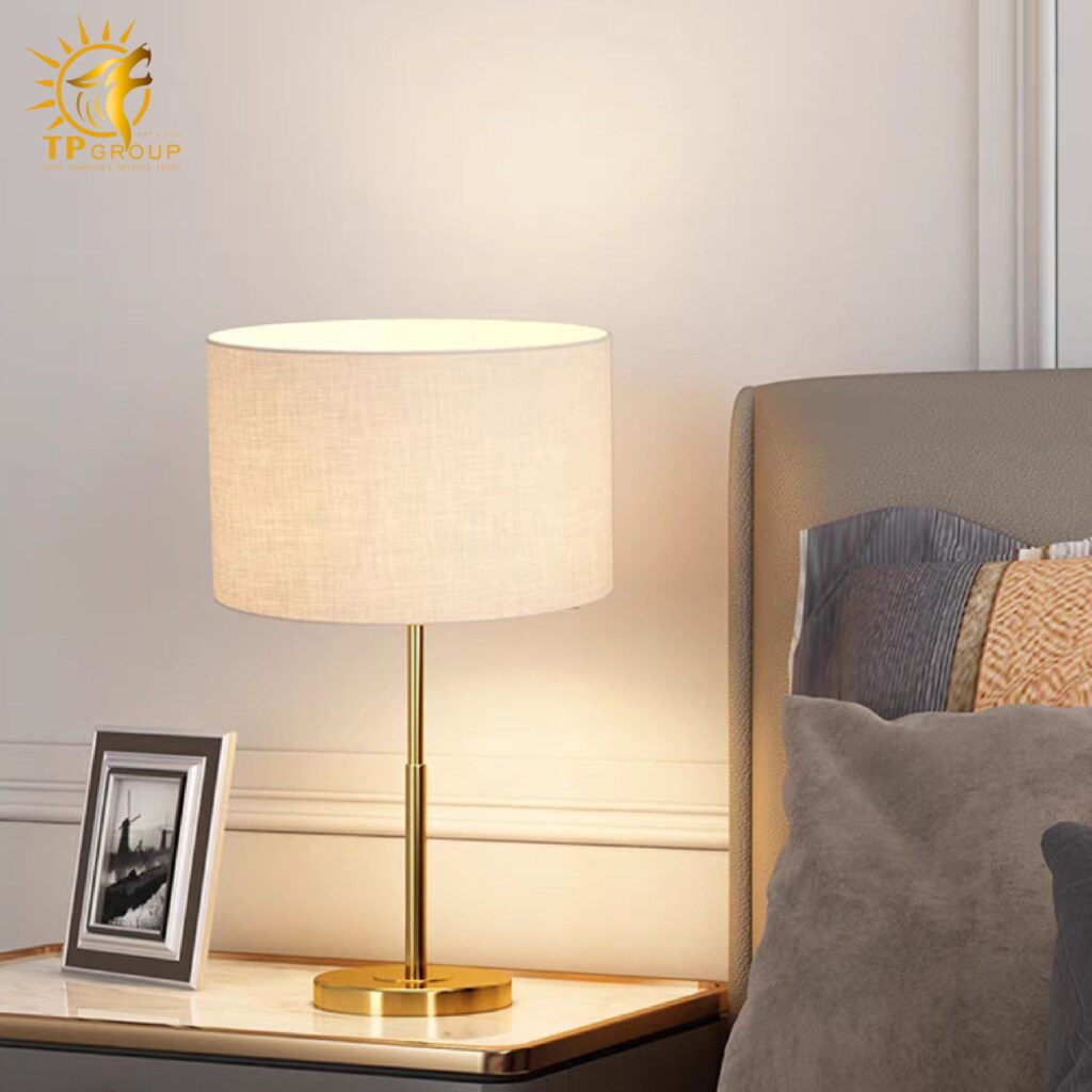 Đèn bàn, đèn để đầu giường DB3060 