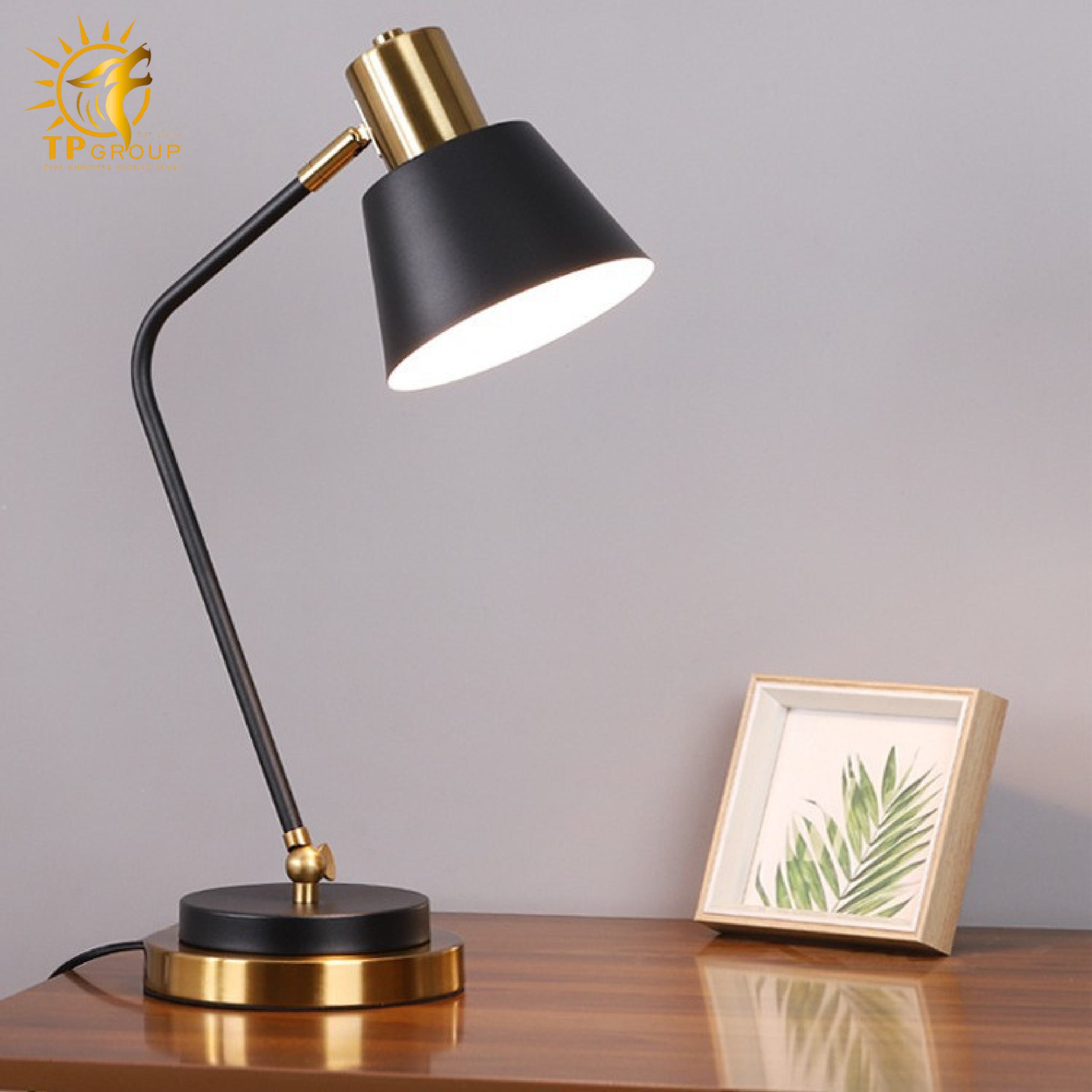 Đèn bàn hiện đại DB38