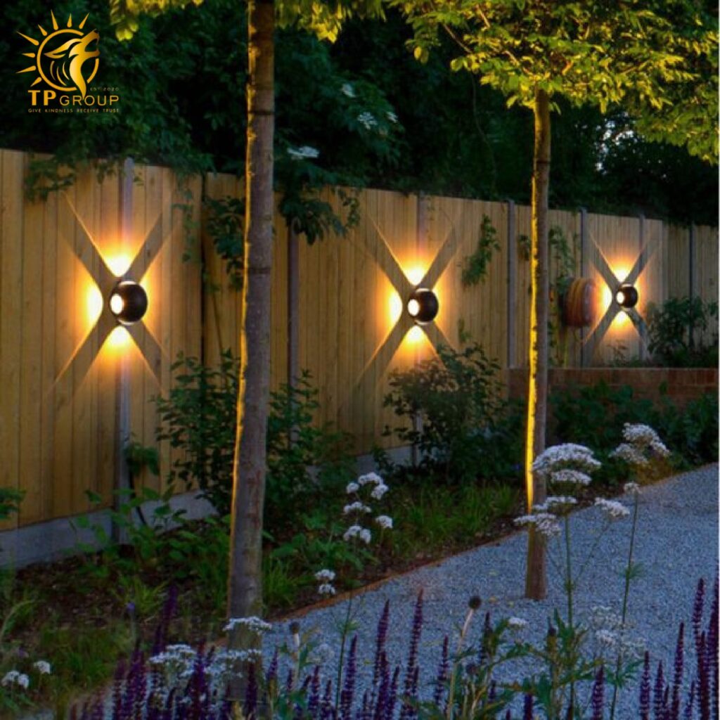 Đèn vách 4 tia ngoài trời VNT2221T4 10 Đèn vách 4 tia ngoài trời VNT2221T4