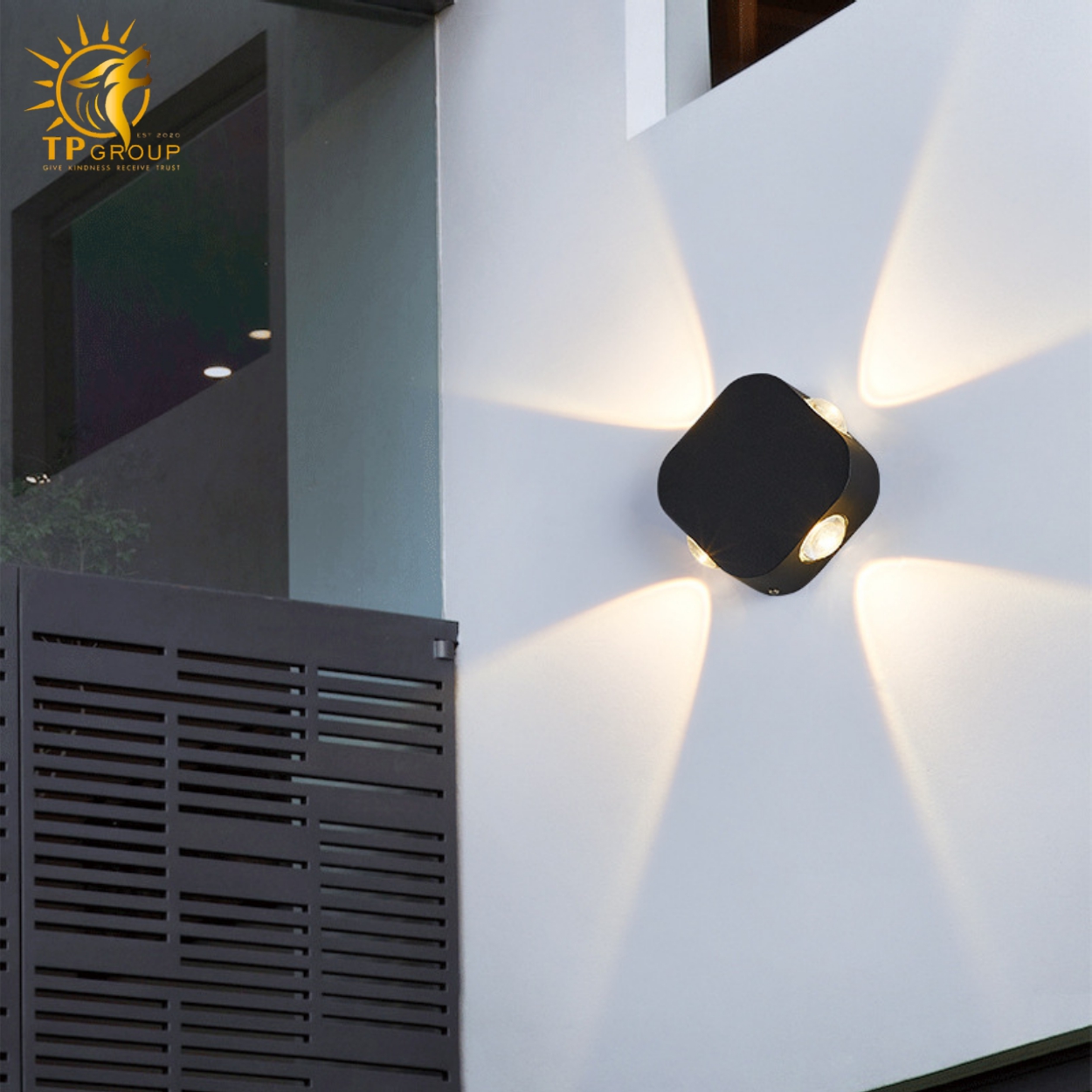 Đèn vách chiếu tia vuông 4 tia ngoài trời VNT2275 3 Đèn vách chiếu tia vuông 4 tia ngoài trời VNT2275