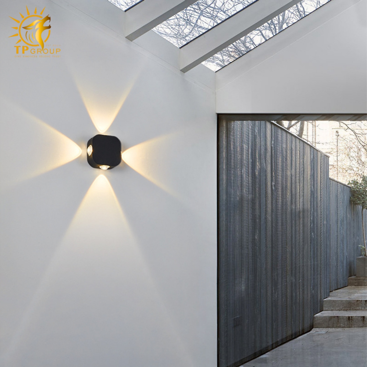 Đèn vách chiếu tia vuông 4 tia ngoài trời VNT2275 8 Đèn vách chiếu tia vuông 4 tia ngoài trời VNT2275