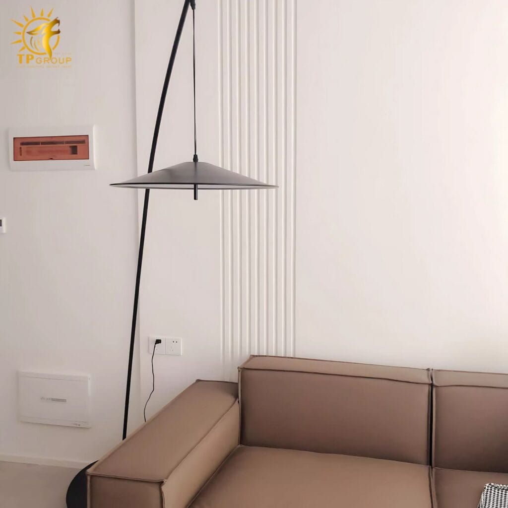 Đèn sàn hiện đại thiết kế cong độc đáo