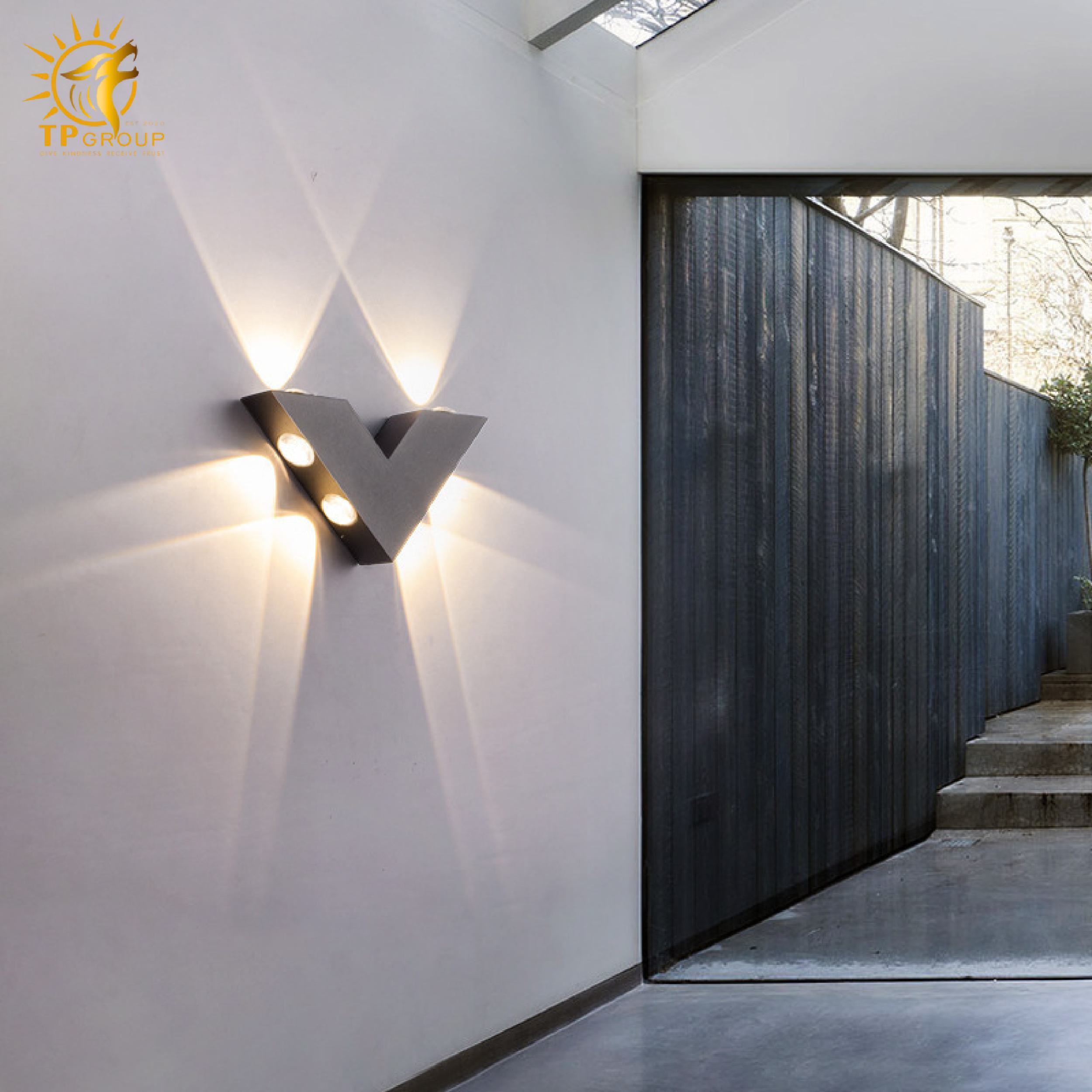 Đèn vách chiếu tia ngoài trời VNT093 4 Đèn vách chiếu tia ngoài trời VNT093