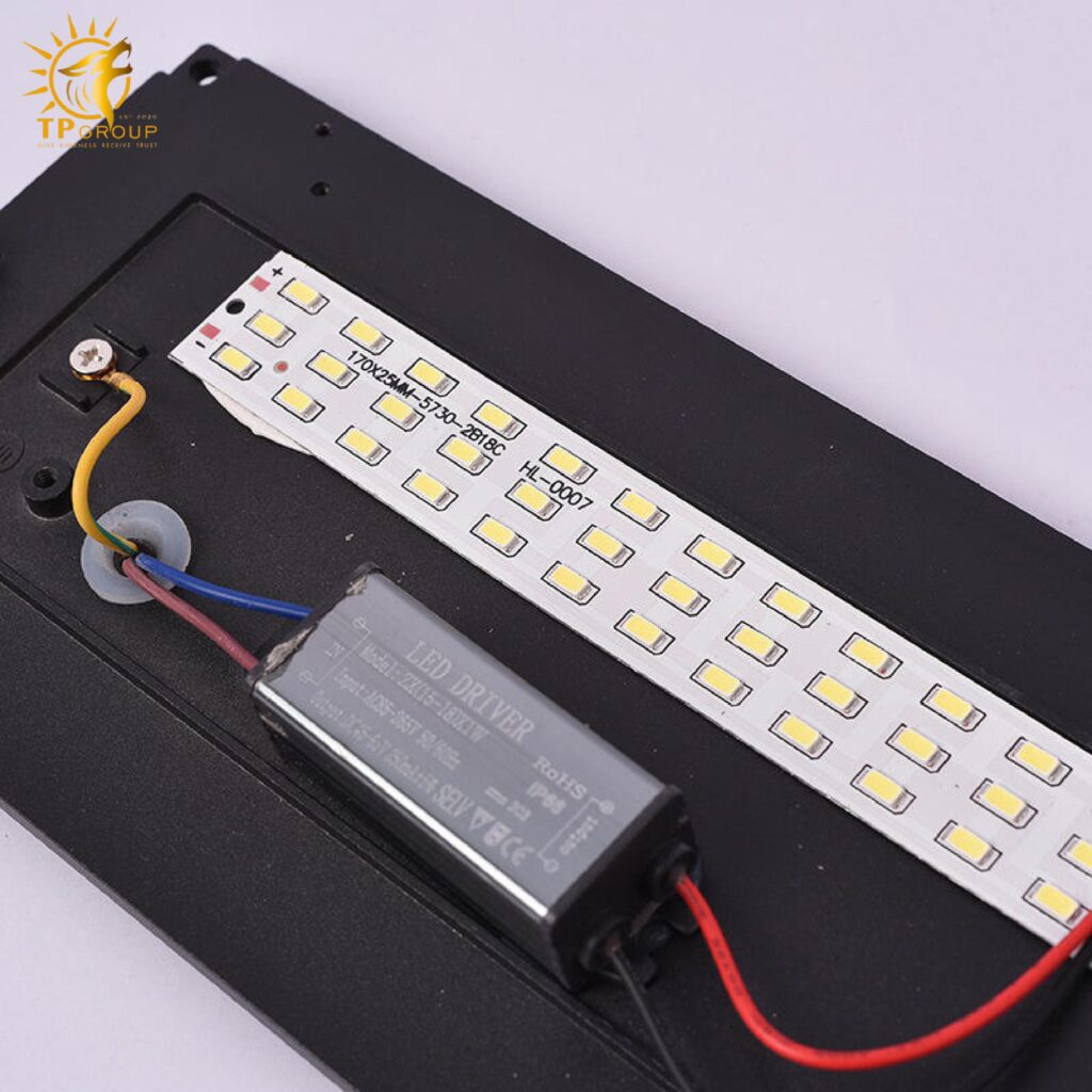 Đèn vách chống nước ngoài trời VNT659 22 Đèn vách chống nước ngoài trời VNT659