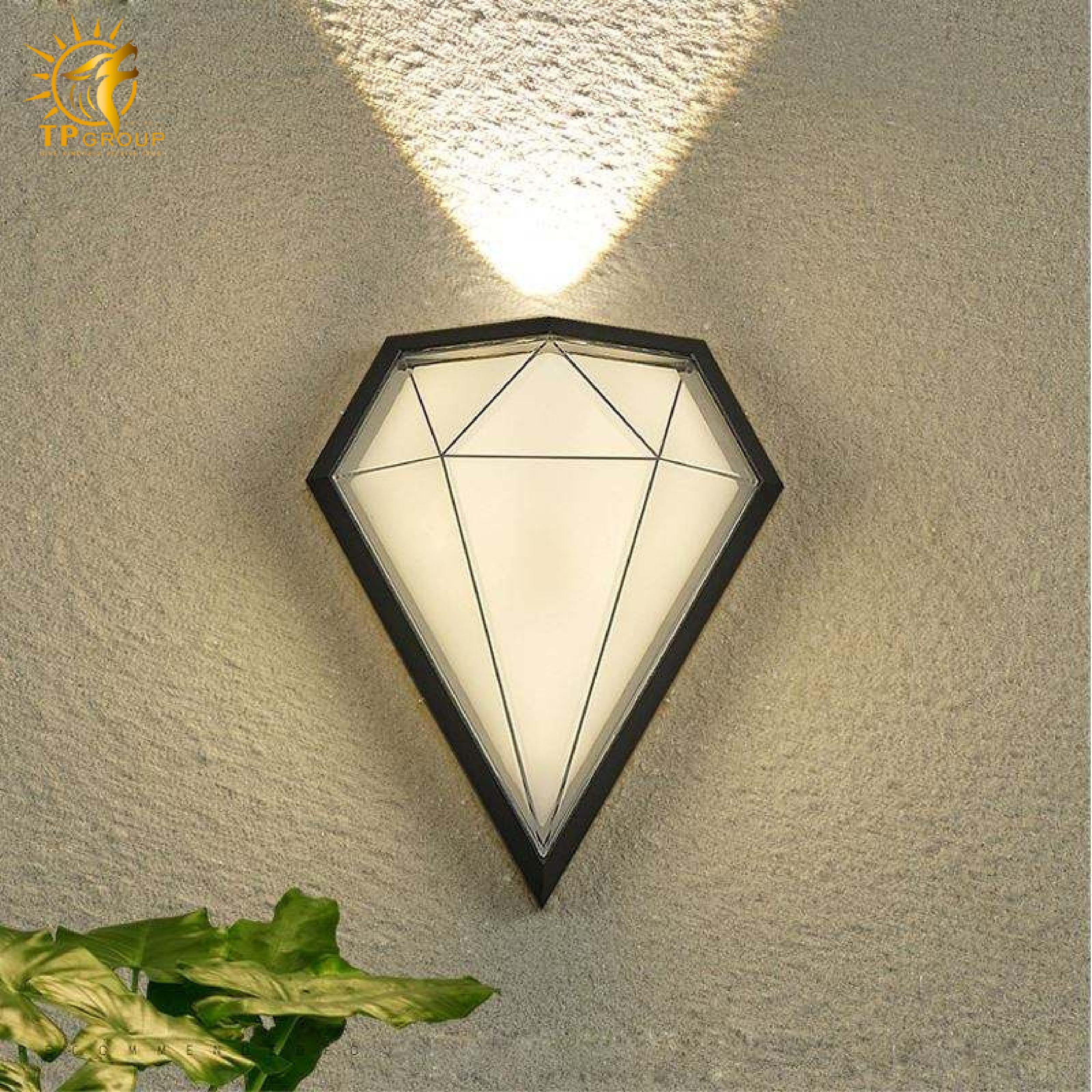 Đèn vách kiểu dáng kim cương CN345 3 Đèn vách kiểu dáng kim cương CN345