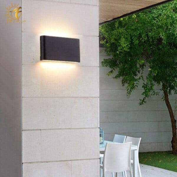 Đèn vách ngoài trời VNT051M