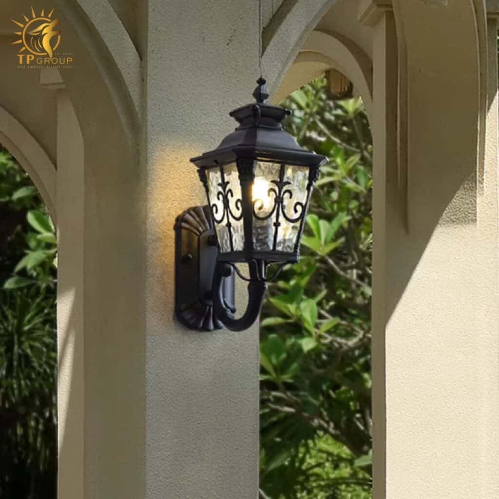 Đèn vách ngoài trời phong cách cổ điển VNT6636