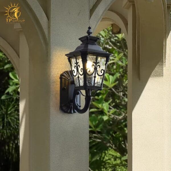 Đèn vách ngoài trời phong cách cổ điển VNT6636
