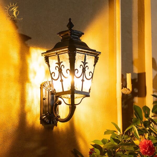 Đèn vách ngoài trời phong cách cổ điển VNT6636