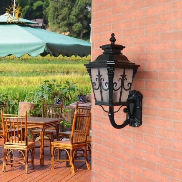 Đèn vách ngoài trời phong cách cổ điển VNT6636