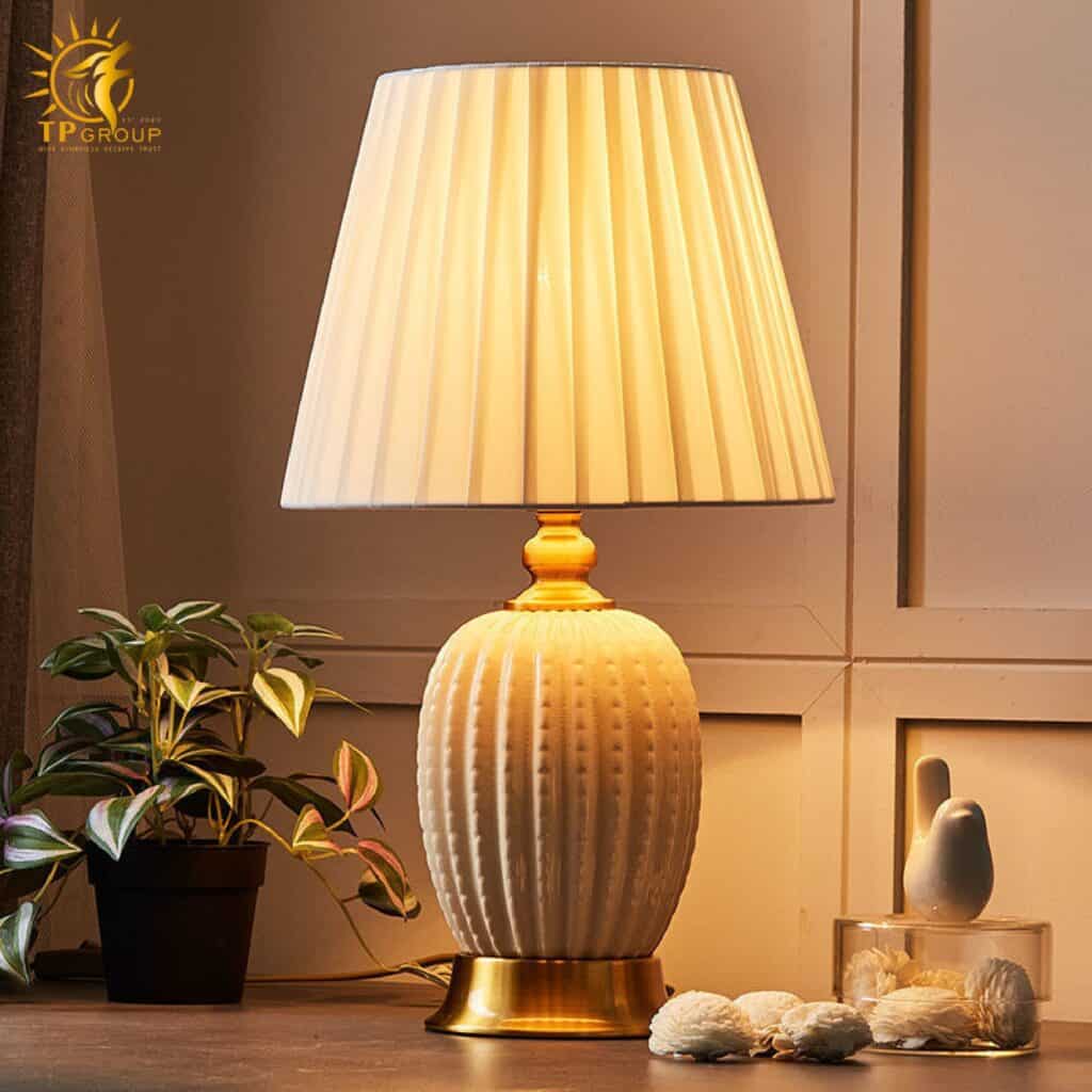 Đèn bàn gốm sứ cao cấp DB70 
