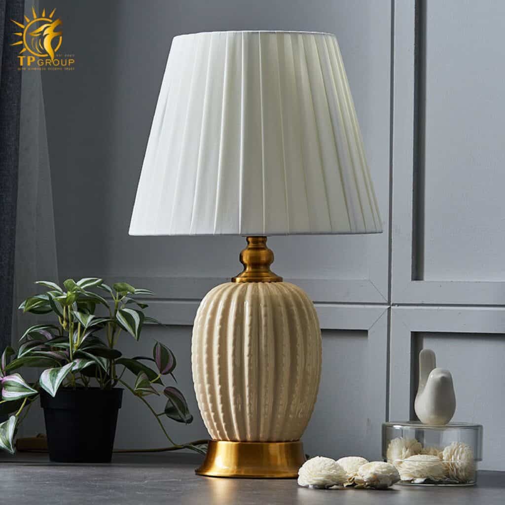Đèn bàn gốm sứ cao cấp DB70 