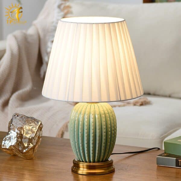 Đèn bàn gốm sứ cao cấp DB70