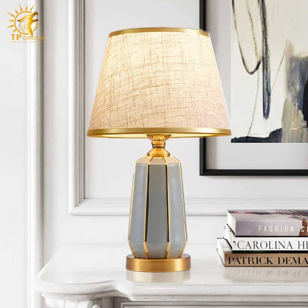 Đèn bàn phong cách cổ điển DB91 