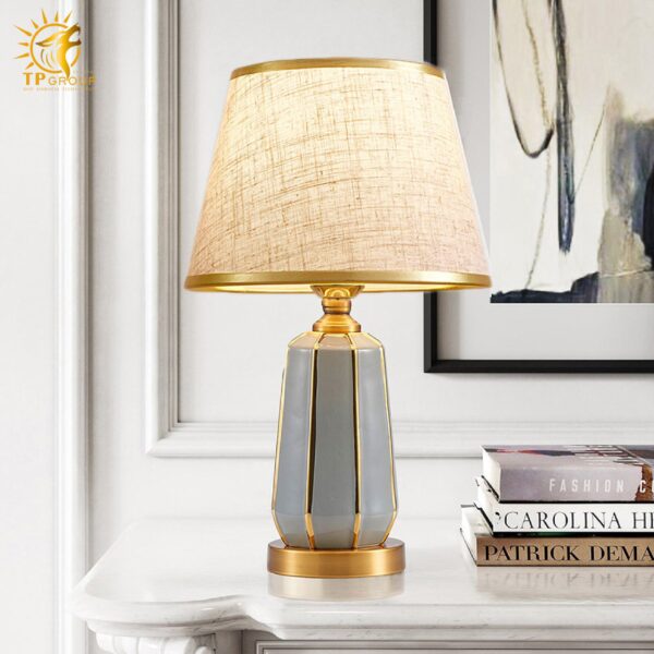 Đèn bàn phong cách cổ điển DB91