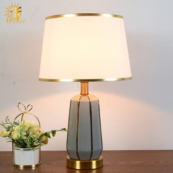 Đèn bàn phong cách cổ điển DB91