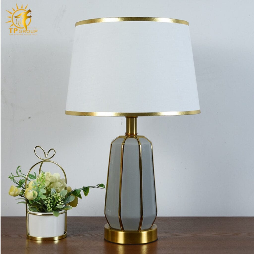 Đèn bàn phong cách cổ điển DB91 