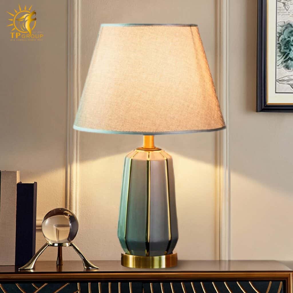 Đèn bàn phong cách cổ điển DB91 