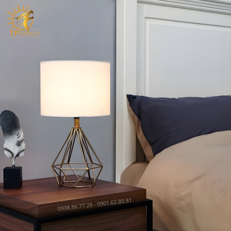 Đèn Bàn Hiện Đại Bắc Âu TPG-3071 – Điểm Nhấn Tinh Tế Cho Không Gian Sống 11 Đèn Bàn Hiện Đại Bắc Âu TPG-3071 – Điểm Nhấn Tinh Tế Cho Không Gian Sống