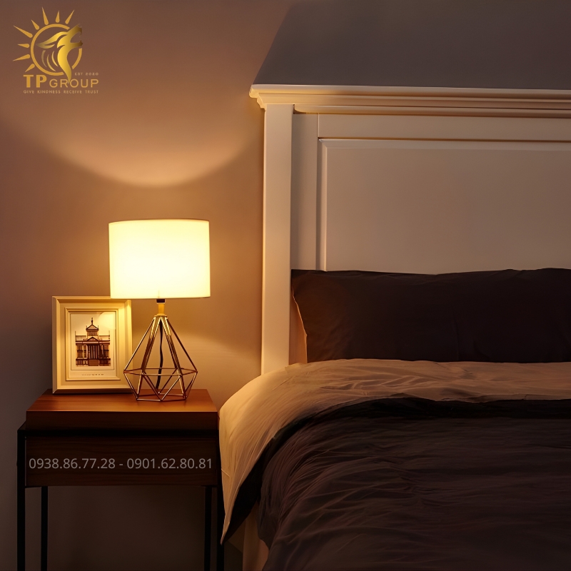 Đèn Bàn Hiện Đại Bắc Âu TPG-3071 – Điểm Nhấn Tinh Tế Cho Không Gian Sống 4 Đèn Bàn Hiện Đại Bắc Âu TPG-3071 – Điểm Nhấn Tinh Tế Cho Không Gian Sống