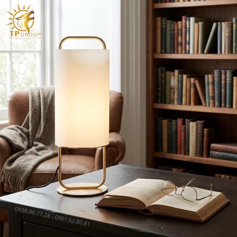 Đèn Để Bàn Hiện Đại TPG-6895 – Nét Đẹp Tối Giản Nâng Tầm Không Gian Sống Quý Phái 3 Đèn Để Bàn Hiện Đại TPG-6895 – Nét Đẹp Tối Giản Nâng Tầm Không Gian Sống Quý Phái