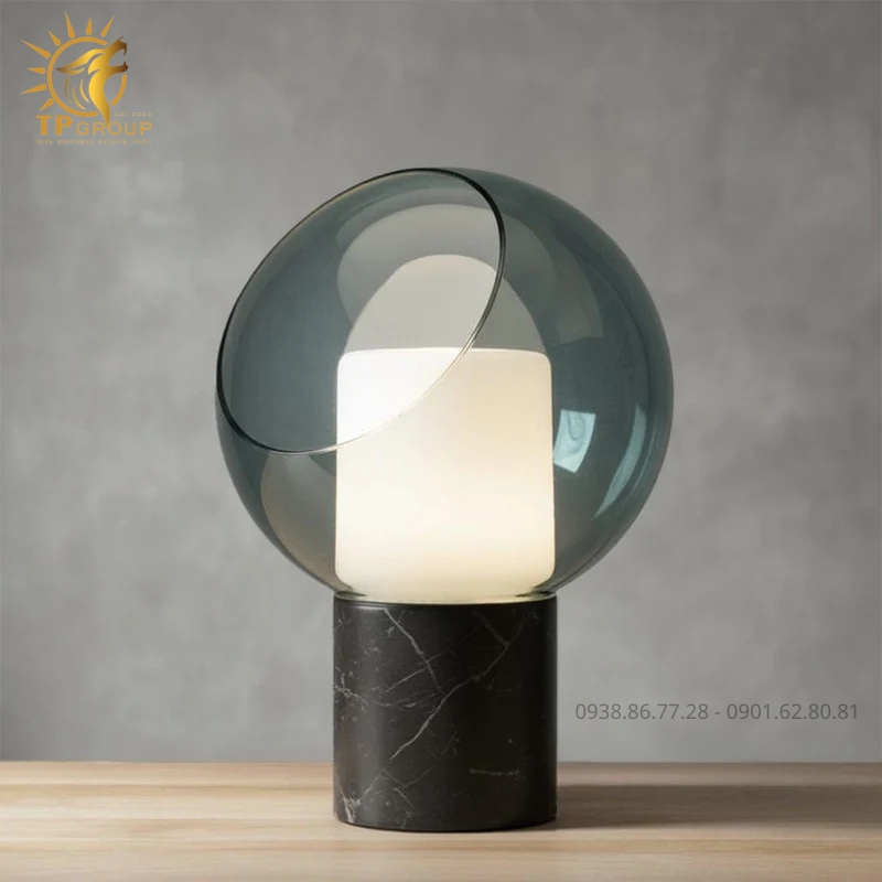 Đèn Bàn Hiện Đại Bắc Âu TPG-B2086: Ngọn Nến Nghệ Thuật Giữa Lòng Khối Đá Kiến Tạo Chiều Sâu Cảm Xúc Biệt Lập